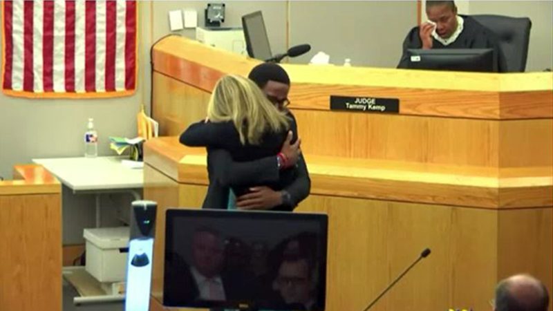 Brother shows he wants to forgive Amber Guyger.