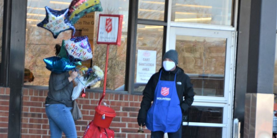 Aurora Lions help Red Kettle Bell Ringing